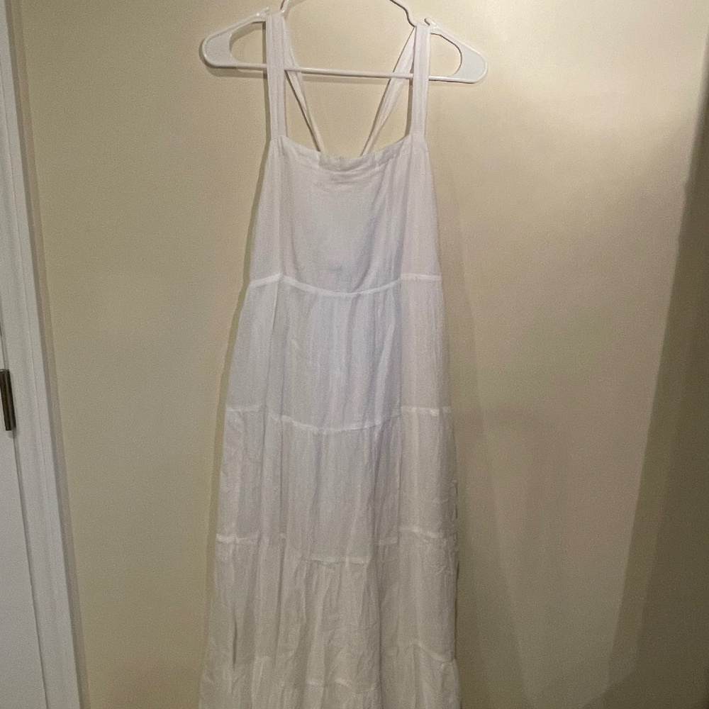 Abercrombie & Fitch - White Maxi Adjustable Strap Dress Size Medium